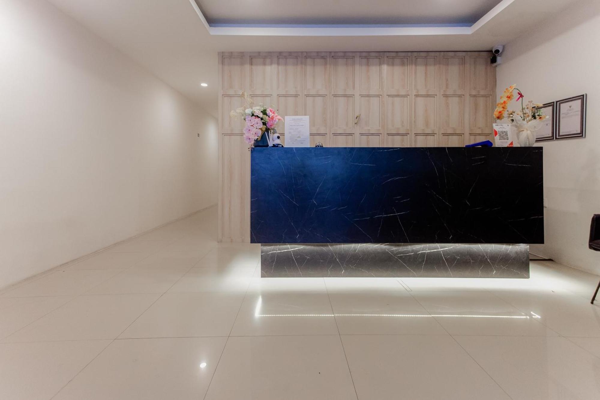 Urbanview Hotel Priority Samarinda By Reddoorz Exterior photo